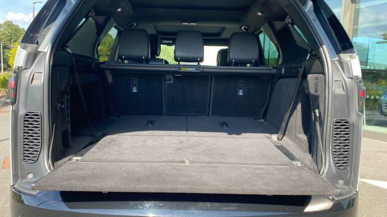 Land Rover Discovery 3.0 D300 R-Dynamic HSE 5dr Auto Diesel Station Wagon